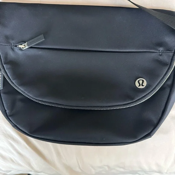 Lululemon Athletica Black “All night festival Bag” - Picture 5 of 15